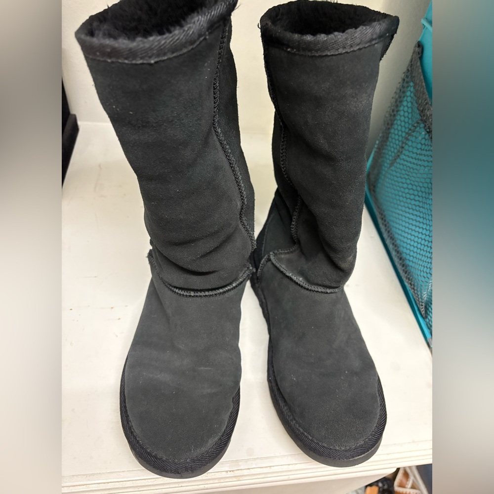 UGG Classic Tall Boots in Black Uggs Women’s Size 7